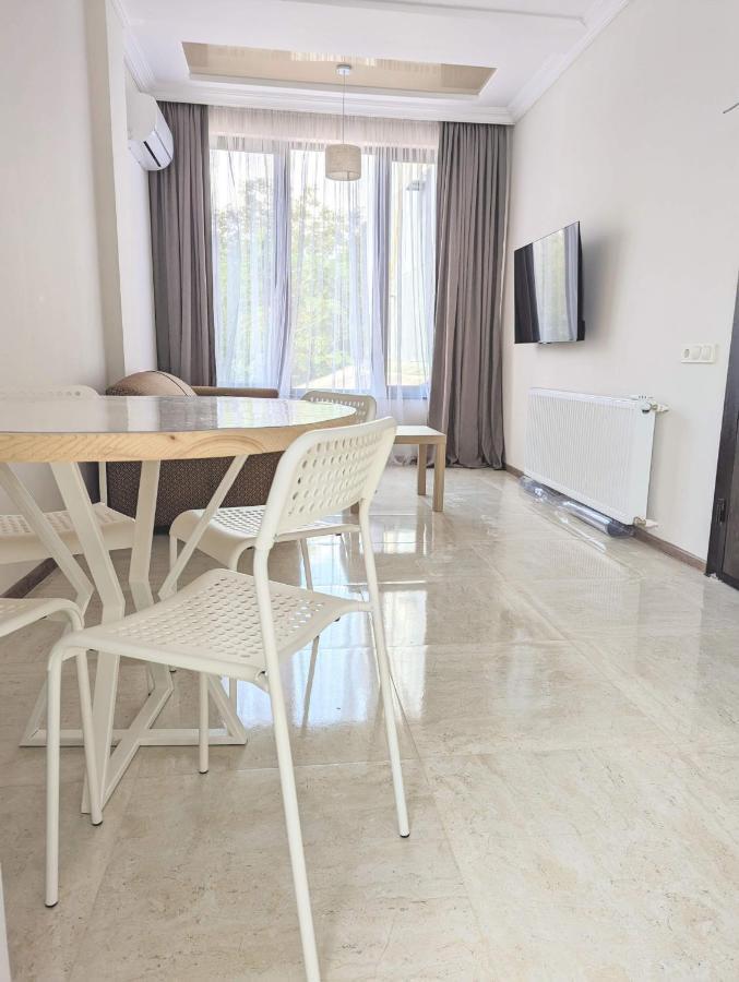 Cosy At Апартаменти Кобулеті